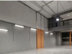 E9 Premium (D27), Factory #614445991